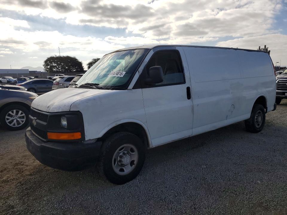 69574816 :رقم المزاد ، 1GCGG29C181204590 vin ، 2008 Chevrolet Express G2500 مزاد بيع