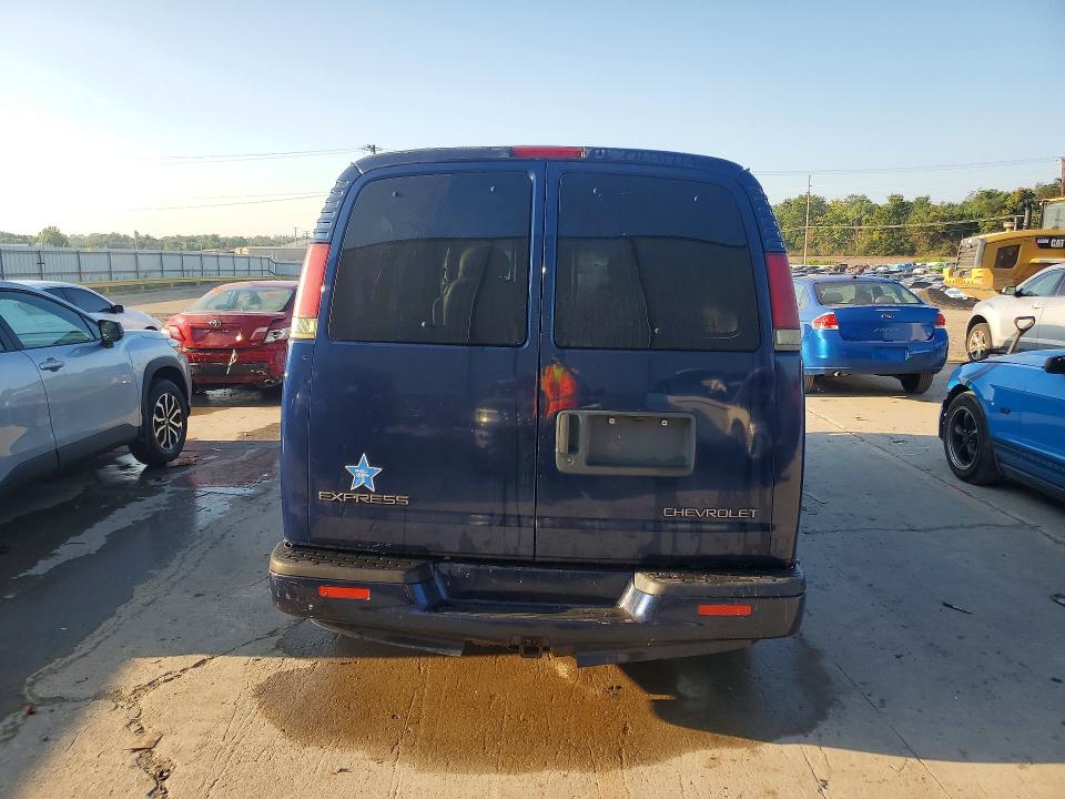 67012066 :رقم المزاد ، 1GNFG65R121148453 vin ، 2002 Chevrolet Express G1500 مزاد بيع