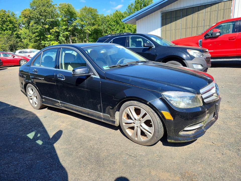 67468726 :رقم المزاد ، WDDGF8BB9BR186734 vin ، 2011 Mercedes-benz C مزاد بيع