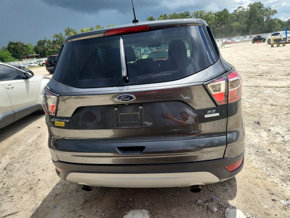 2017 Ford Escape მანქანა იყიდება აუქციონზე, vin: 1FMCU0GD4HUB06400, აუქციონის ნომერი: 67362516