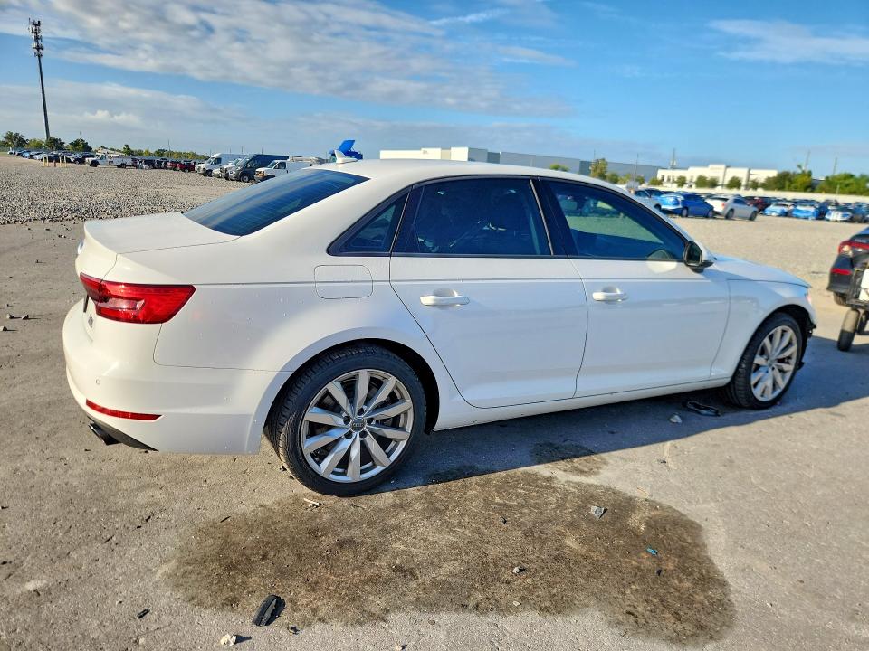 69131136 :رقم المزاد ، WAUANAF41HN006732 vin ، 2017 Audi A4 مزاد بيع