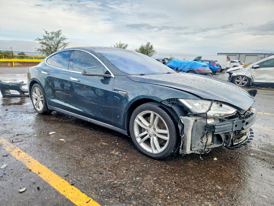 65963736 :رقم المزاد ، 5YJSA1S18EFP59005 vin ، 2014 Tesla Model S مزاد بيع