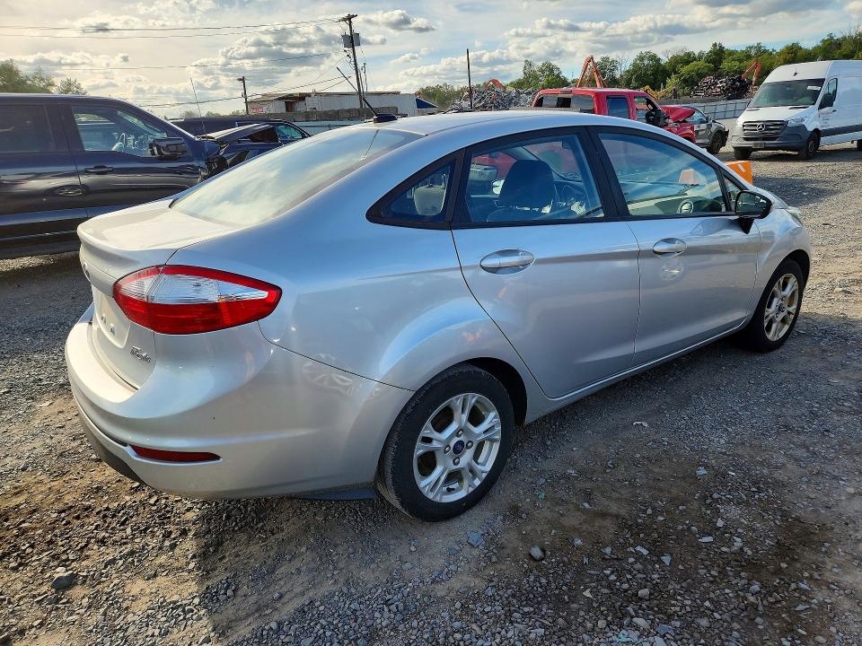 70177546 :رقم المزاد ، 3FADP4BJ2FM138144 vin ، 2015 Ford Fiesta مزاد بيع