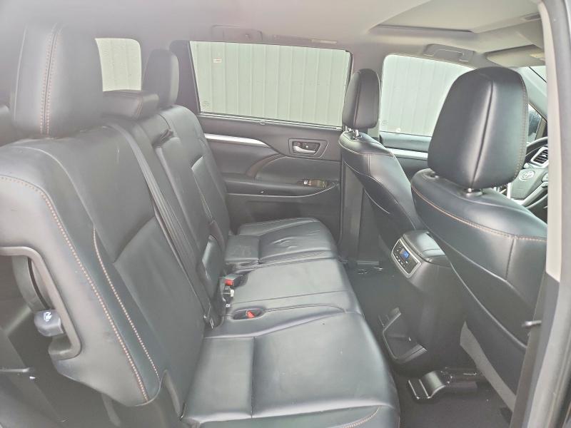 Продажа на аукционе авто 2017 Toyota Highlander, vin: 5TDJZRFH0HS374032, номер лота: 68692926