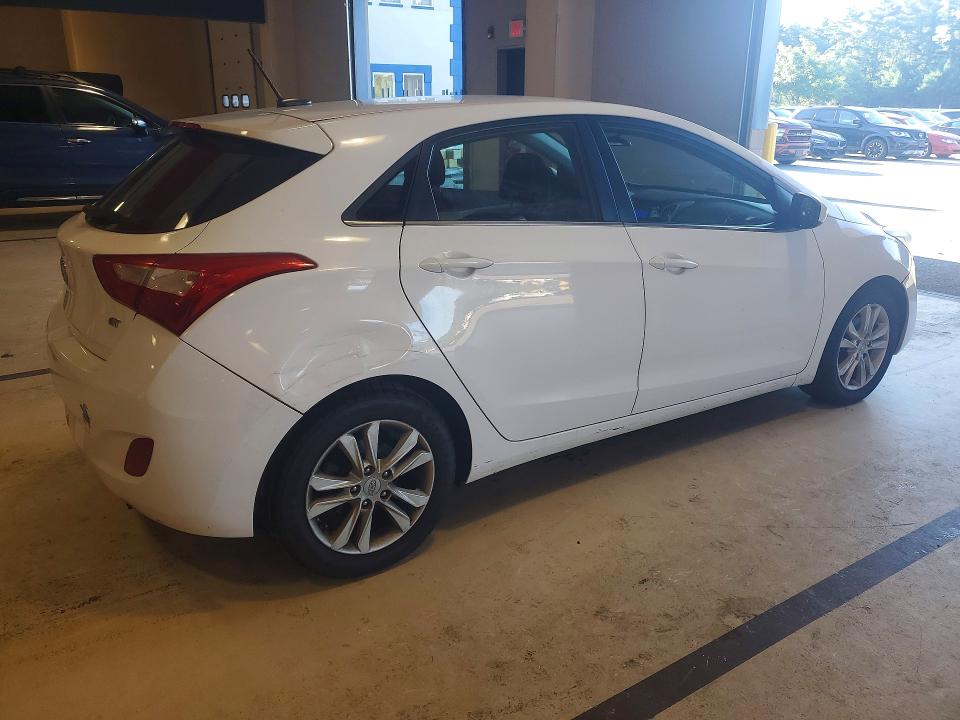 2014 Hyundai Elantra Gt მანქანა იყიდება აუქციონზე, vin: KMHD35LH5EU171961, აუქციონის ნომერი: 68020976