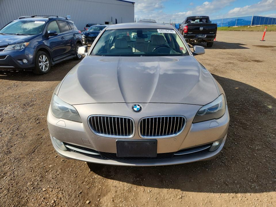 68516776 :رقم المزاد ، WBAFU7C5XBC877124 vin ، 2011 Bmw 535 مزاد بيع