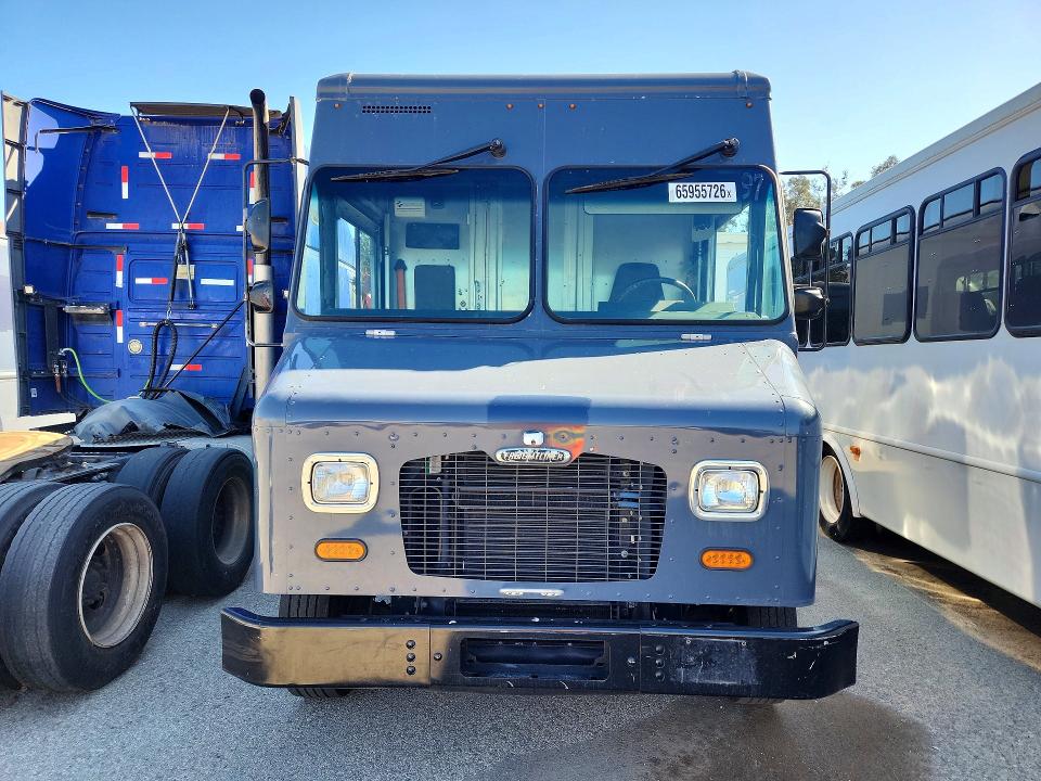 65955726 :رقم المزاد ، 4UZAC2EA1LCLZ7225 vin ، 2020 Freightliner Mt45 Chassis مزاد بيع
