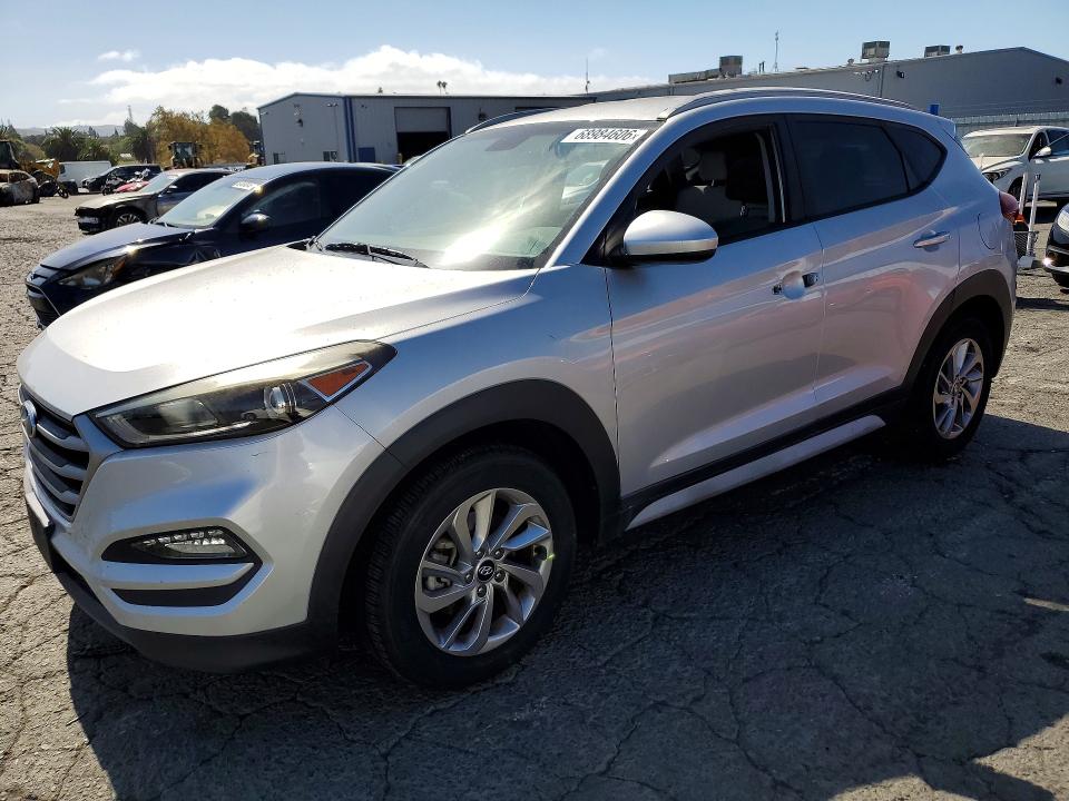 68984606 :رقم المزاد ، KM8J33A41JU684917 vin ، 2018 Hyundai Tucson مزاد بيع