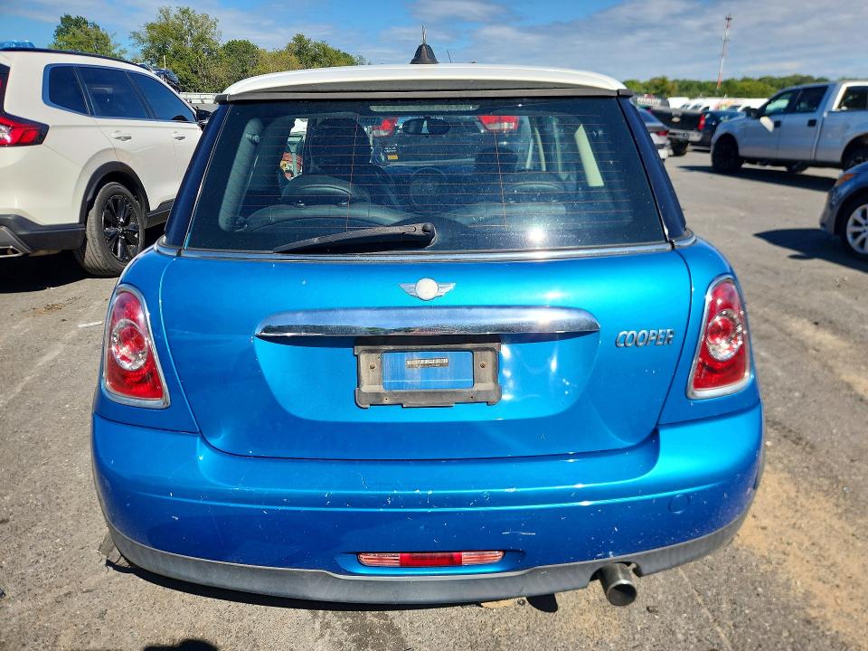 2011 Mini Cooper მანქანა იყიდება აუქციონზე, vin: WMWSU3C56BT251819, აუქციონის ნომერი: 69632676