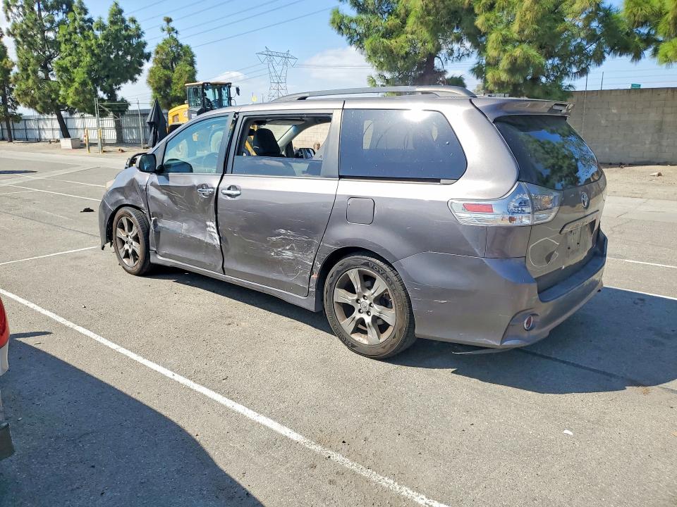 68712726 :رقم المزاد ، 5TDXK3DC4ES412280 vin ، 2014 Toyota Sienna مزاد بيع