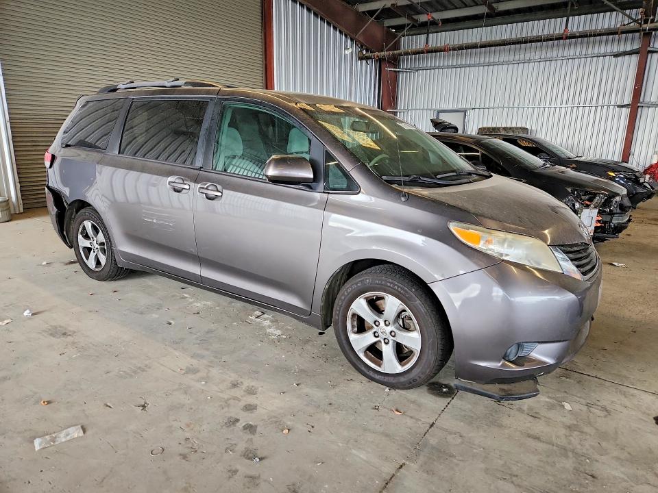 2014 Toyota Sienna მანქანა იყიდება აუქციონზე, vin: 5TDKK3DC3ES431865, აუქციონის ნომერი: 67671096