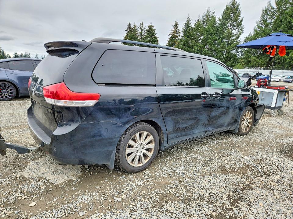Продаж на аукціоні авто 2011 Toyota Sienna, vin: 5TDDK3DC0BS018161, номер лоту: 71047106