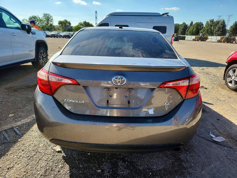 68564946 :رقم المزاد ، 2T1BURHE6JC995201 vin ، 2018 Toyota Corolla مزاد بيع