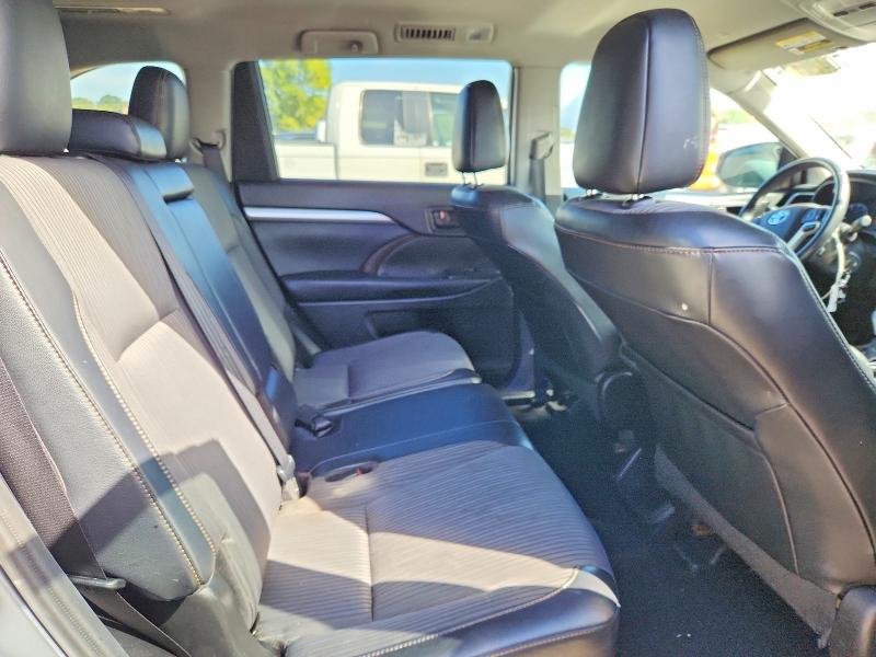 2019 Toyota Highlander მანქანა იყიდება აუქციონზე, vin: 5TDBZRFHXKS938894, აუქციონის ნომერი: 70421176