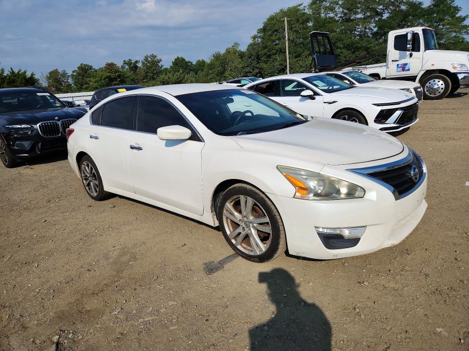 Продажа на аукционе авто 2013 Nissan Altima, vin: 1N4BL3AP1DN570679, номер лота: 68435526