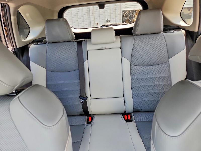 Продажа на аукционе авто 2021 Toyota Rav4, vin: JTMY1RFV3MD083574, номер лота: 68843086