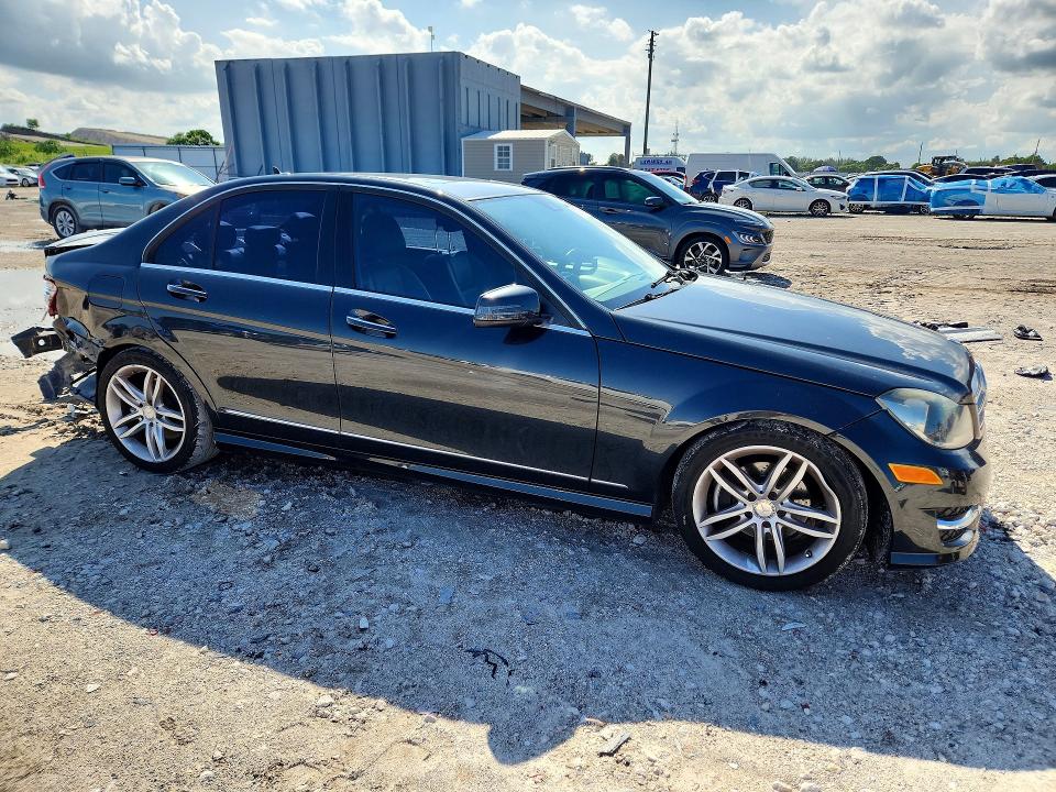2013 Mercedes-benz C მანქანა იყიდება აუქციონზე, vin: WDDGF4HB3DR248499        , აუქციონის ნომერი: 68079986