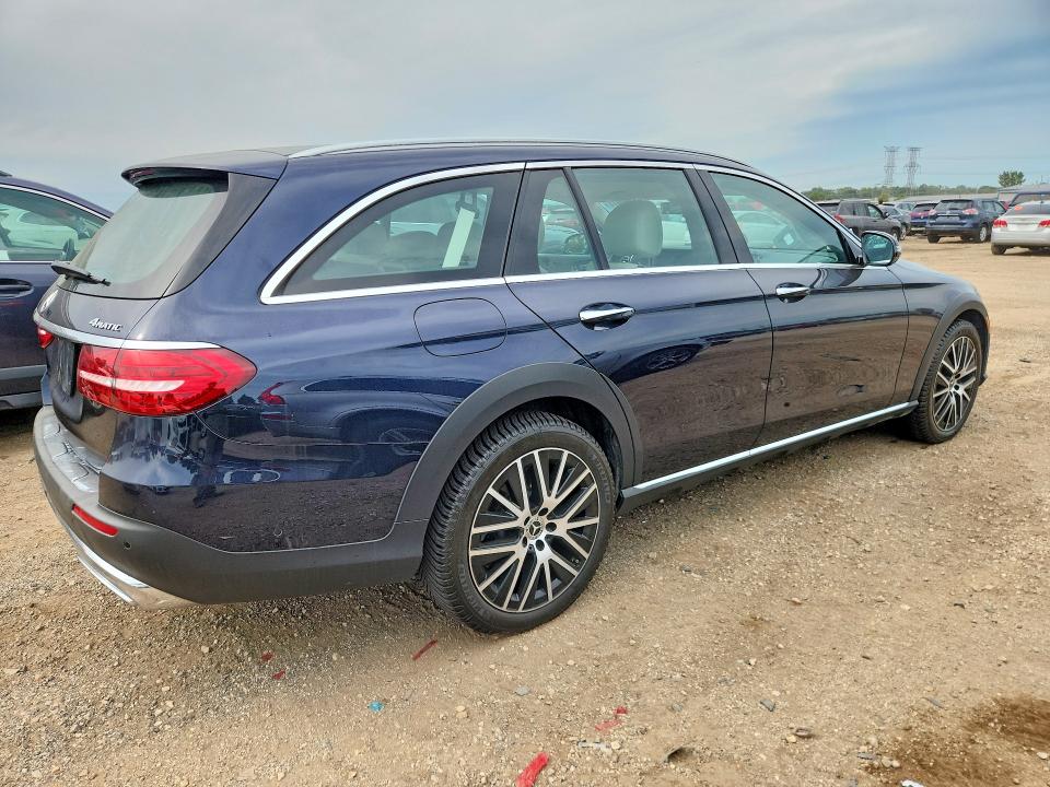 68250016 :رقم المزاد ، W1KZH6AB9NB033566 vin ، 2022 Mercedes-benz E مزاد بيع