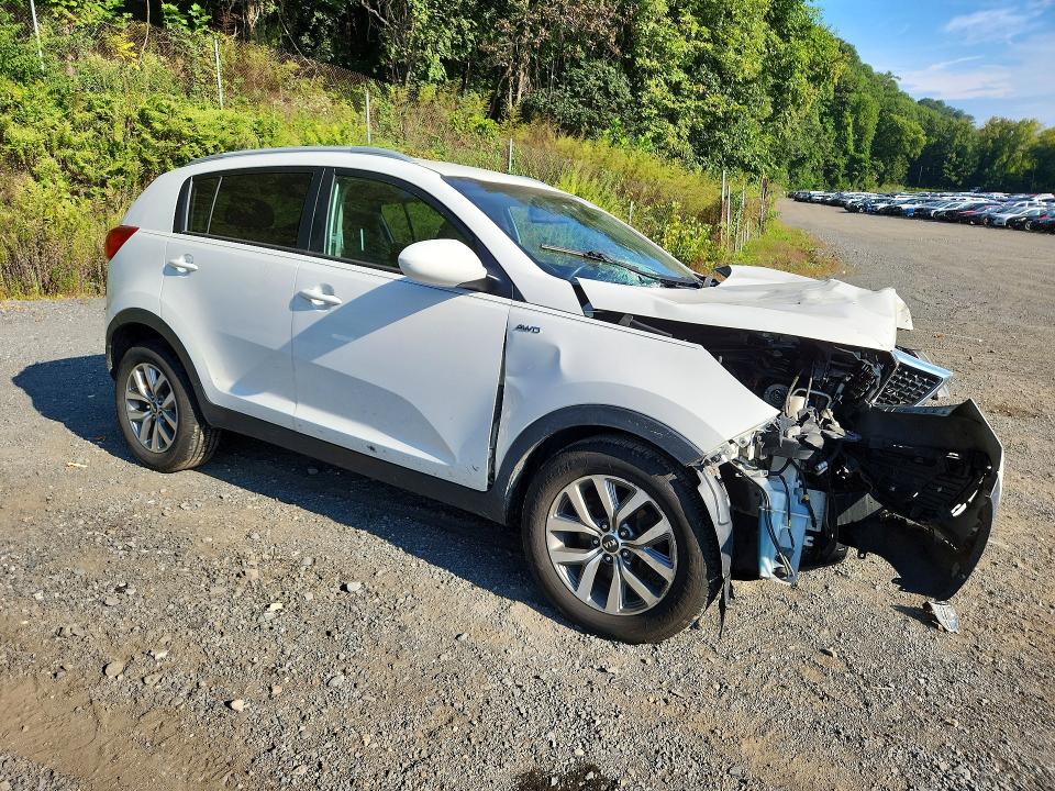 69124086 :رقم المزاد ، KNDPBCAC6G7826663 vin ، 2016 Kia Sportage مزاد بيع