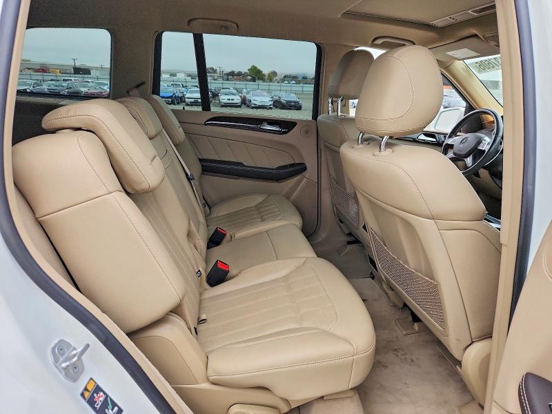70137606 :رقم المزاد ، 4JGDF2EE9FA561988 vin ، 2015 Mercedes-benz Gl مزاد بيع