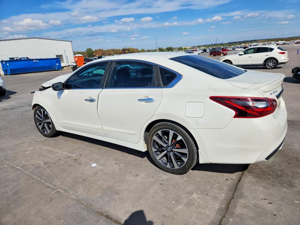 70926016 :رقم المزاد ، 1N4AL3AP5HN304079 vin ، 2017 Nissan Altima مزاد بيع
