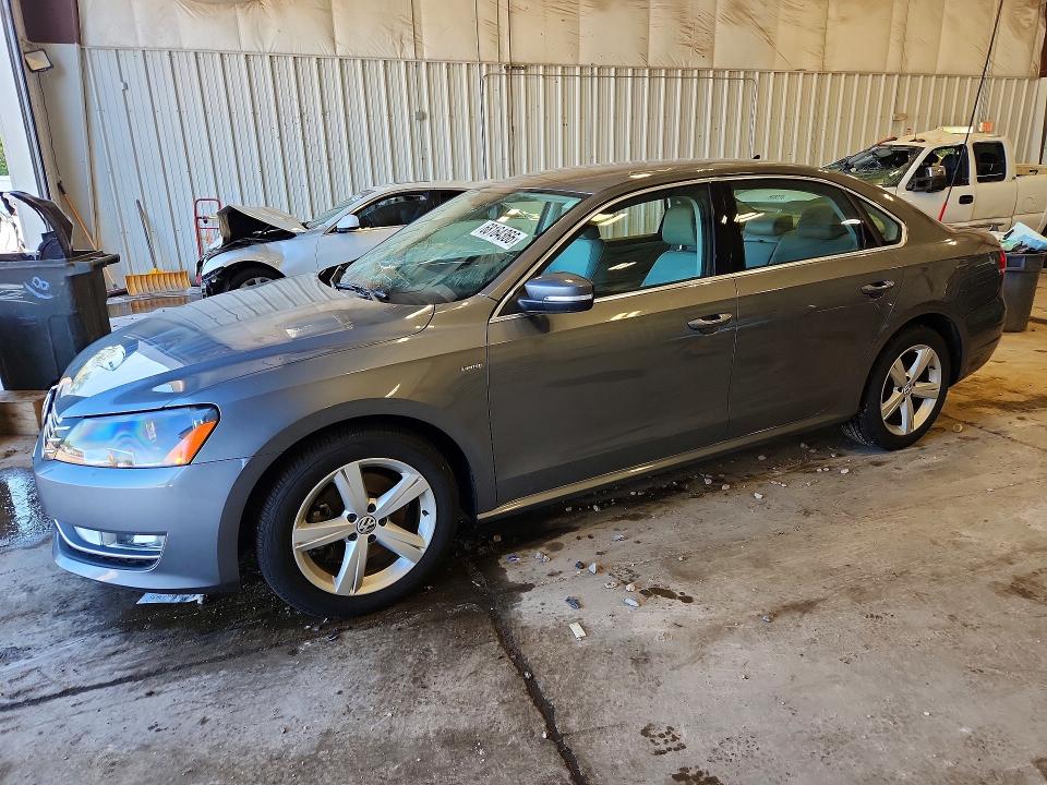 2015 Volkswagen Passat მანქანა იყიდება აუქციონზე, vin: 1VWAS7A33FC100372, აუქციონის ნომერი: 68164366
