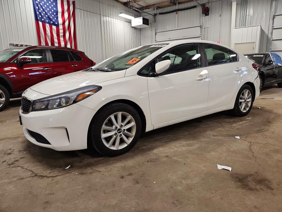 2017 Kia Forte მანქანა იყიდება აუქციონზე, vin: 3KPFL4A79HE113405, აუქციონის ნომერი: 70635366