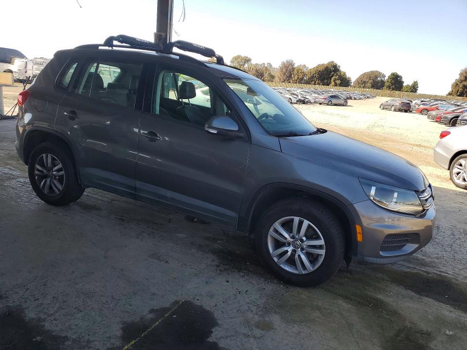 69820426 :رقم المزاد ، WVGAV7AX7GW051072 vin ، 2016 Volkswagen Tiguan مزاد بيع
