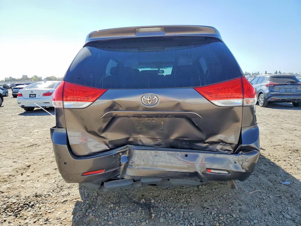 Aukcja sprzedaży 2011 Toyota Sienna, vin: 5TDYK3DCXBS142732, numer aukcji: 70842726