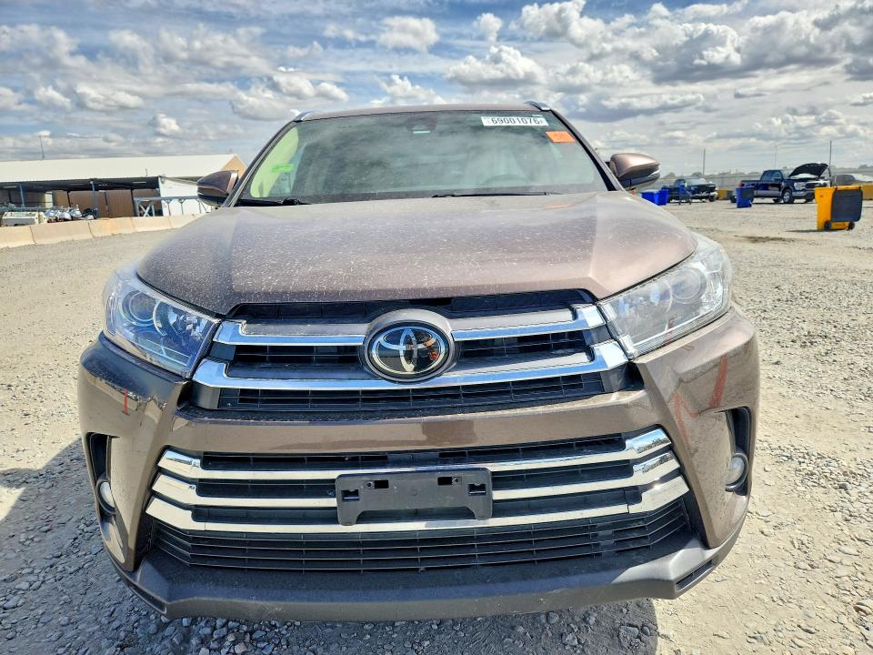 Продажа на аукционе авто 2017 Toyota Highlander, vin: 5TDDZRFH7HS403409, номер лота: 69001076