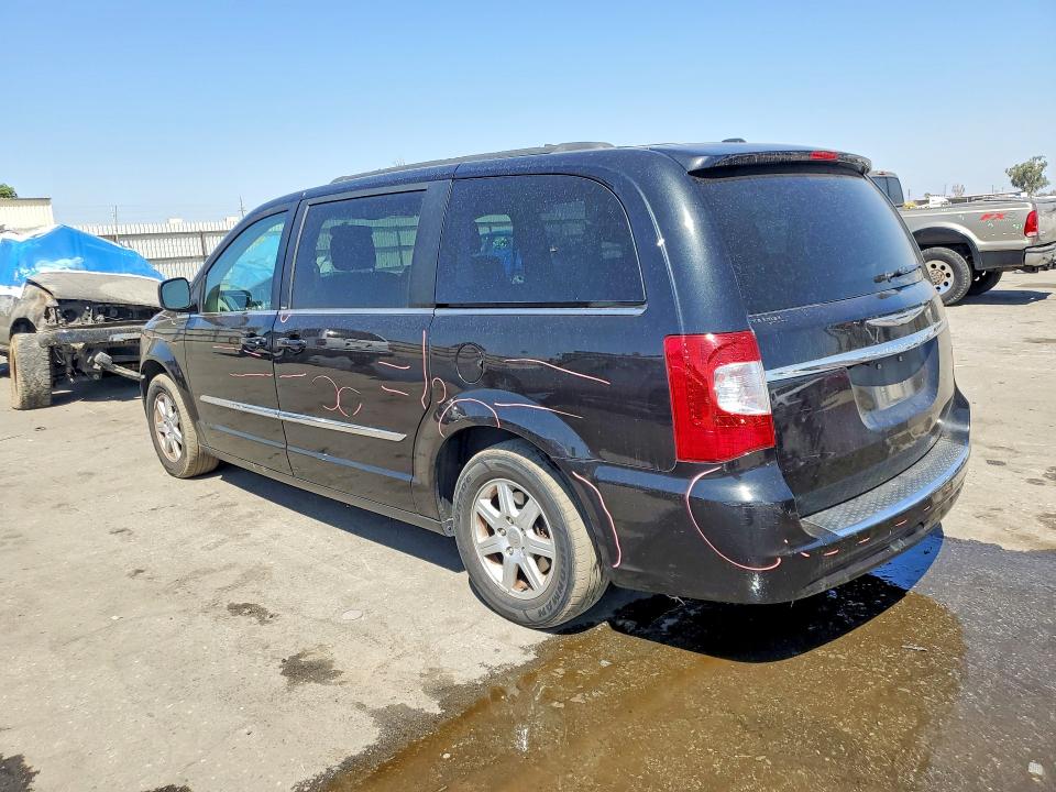 67679356 :رقم المزاد ، 2A4RR5DG2BR611359 vin ، 2011 Chrysler Town & Country مزاد بيع