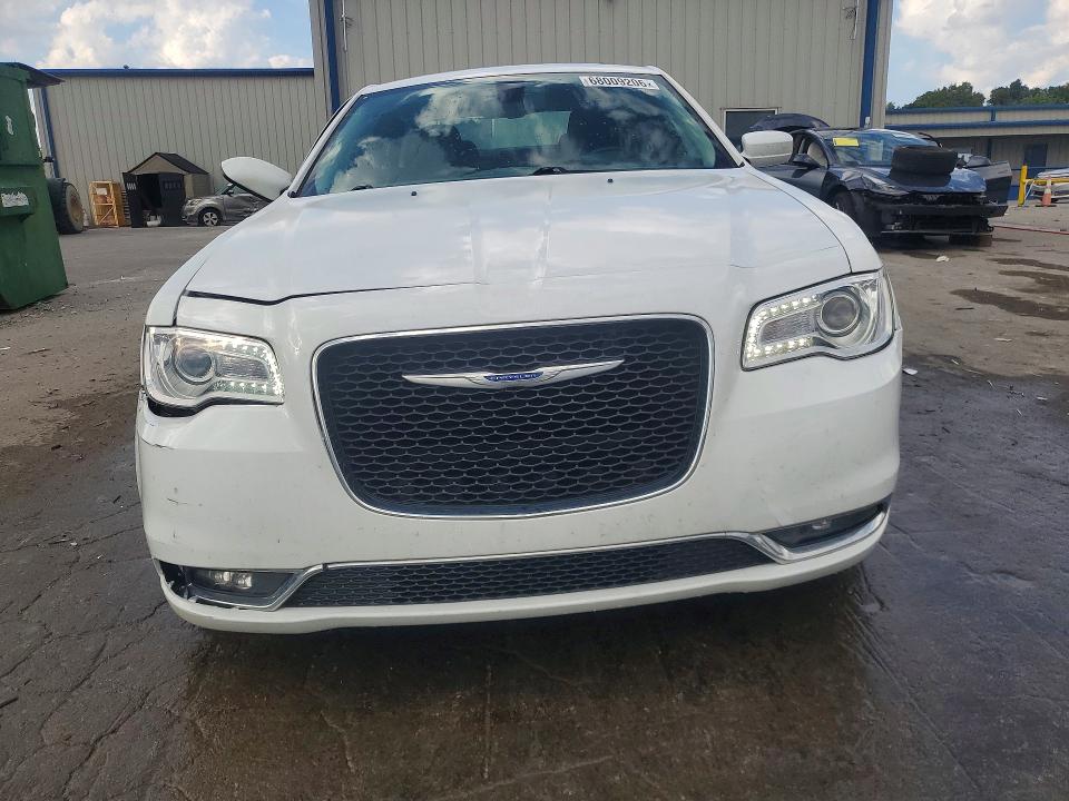 Продаж на аукціоні авто 2018 Chrysler 300, vin: 2C3CCAAG1JH275206, номер лоту: 68009206