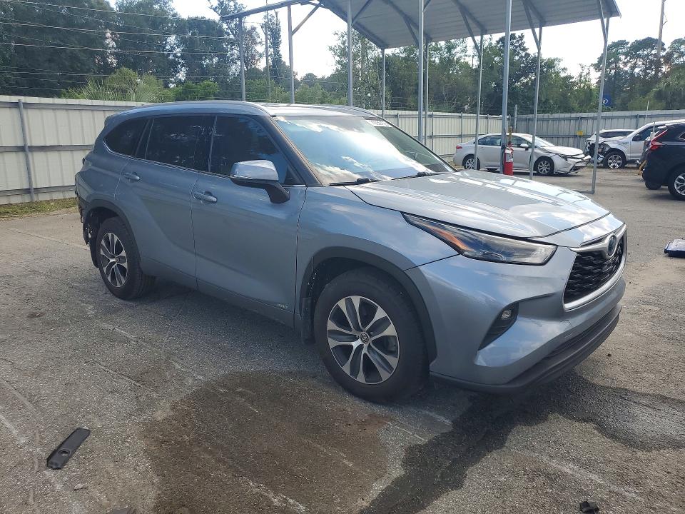 2022 Toyota Highlander Hybrid მანქანა იყიდება აუქციონზე, vin: 5TDGBRCH7NS075829, აუქციონის ნომერი: 70059156
