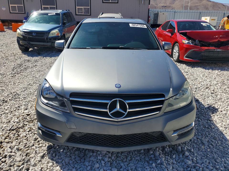 2014 Mercedes-benz C მანქანა იყიდება აუქციონზე, vin: WDDGF4HB0EA968035, აუქციონის ნომერი: 68347266