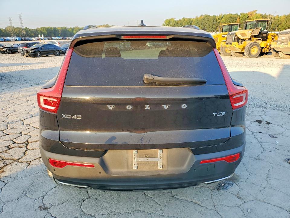 2020 Volvo Xc40 მანქანა იყიდება აუქციონზე, vin: YV4162UM4L2203832, აუქციონის ნომერი: 67269226