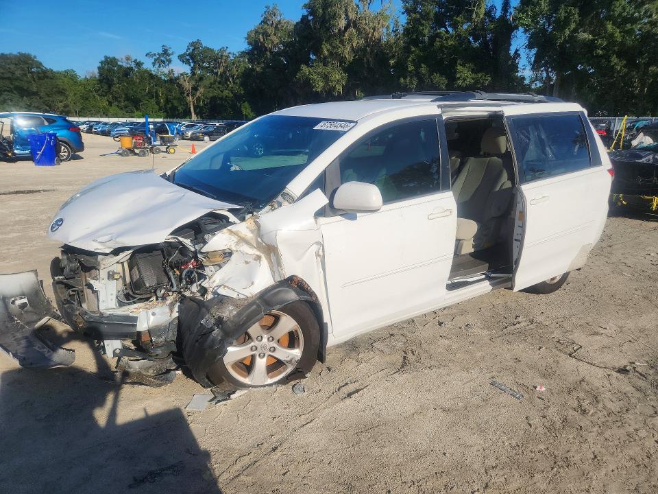 Продаж на аукціоні авто 2013 Toyota Sienna, vin: 5TDKK3DC0DS402273, номер лоту: 67504546