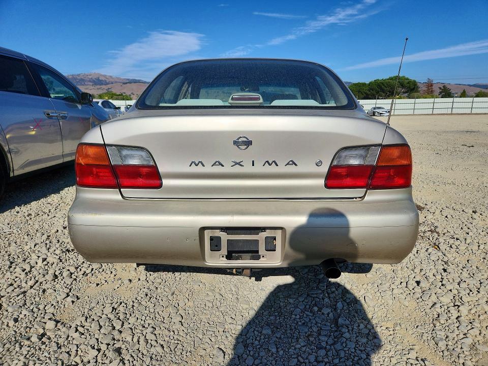 67377406 :رقم المزاد ، JN1CA21D8TM418412 vin ، 1996 Nissan Maxima مزاد بيع