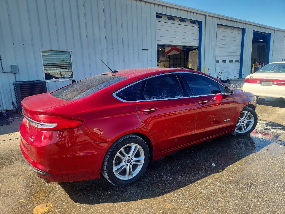 Продажа на аукционе авто 2018 Ford Fusion, vin: 3FA6P0LU4JR157462, номер лота: 69330996