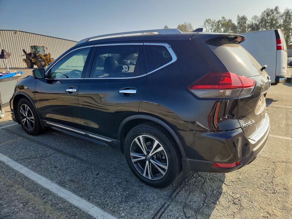 Продажа на аукционе авто 2018 Nissan Rogue, vin: 5N1AT2MTXJC804586, номер лота: 70689276