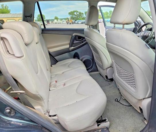 68212746 :رقم المزاد ، 2T3DK4DV7BW042768 vin ، 2011 Toyota Rav4 مزاد بيع