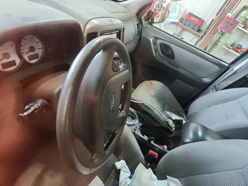 2005 Ford Escape მანქანა იყიდება აუქციონზე, vin: 1FMYU93185KA85967, აუქციონის ნომერი: 67719096