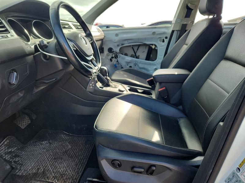 65601546 :رقم المزاد ، 3VV2B7AXXJM052842 vin ، 2018 Volkswagen Tiguan مزاد بيع