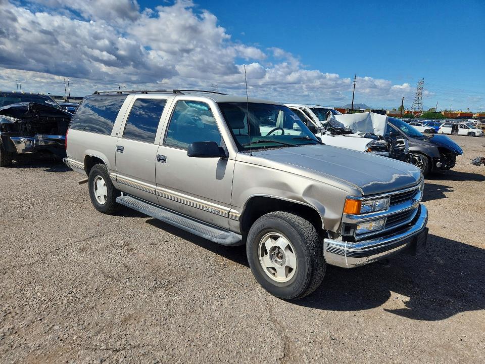 70790606 :رقم المزاد ، 1GNFK16R9XJ574432 vin ، 1999 Chevrolet Suburban مزاد بيع