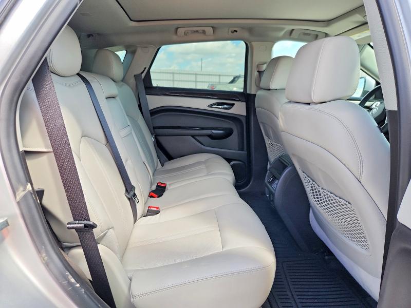 68924446 :رقم المزاد ، 3GYFNEE3XFS547722 vin ، 2015 Cadillac Srx مزاد بيع