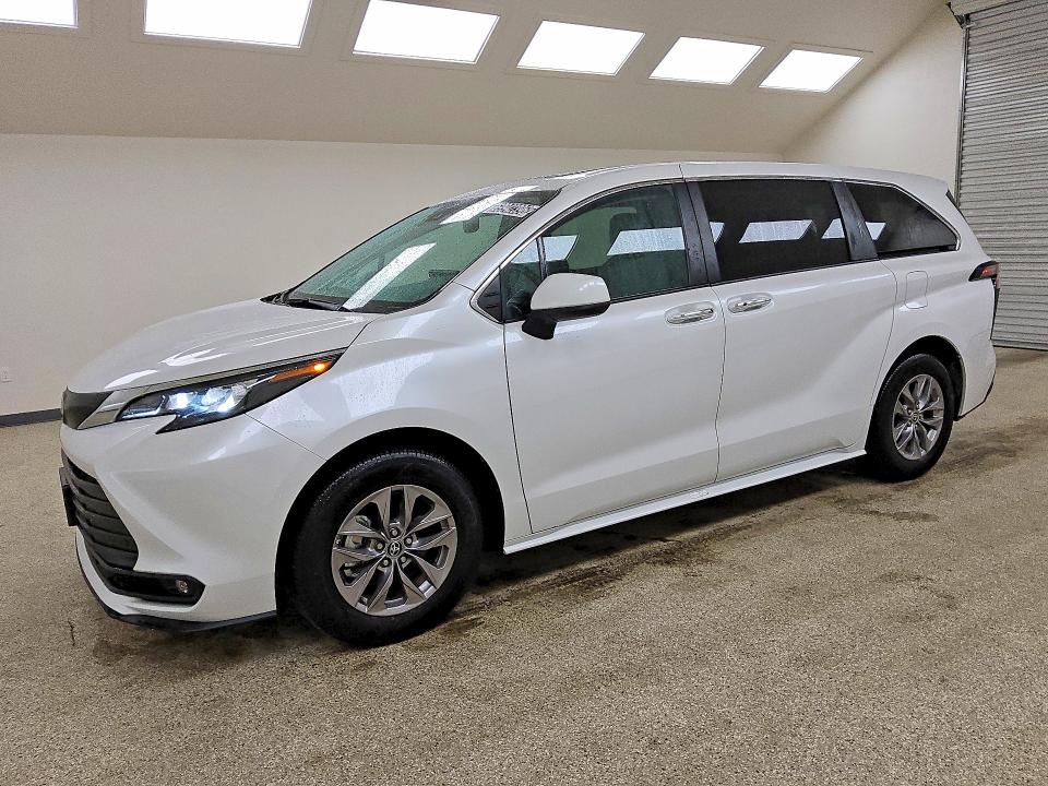 Продаж на аукціоні авто 2025 Toyota Sienna, vin: 5TDYRKEC6SS256974, номер лоту: 69942396