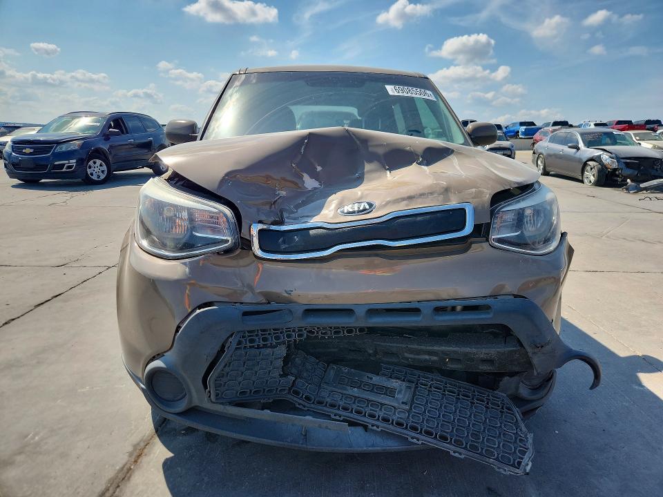 69085506 :رقم المزاد ، KNDJN2A26F7140734 vin ، 2015 Kia Soul مزاد بيع