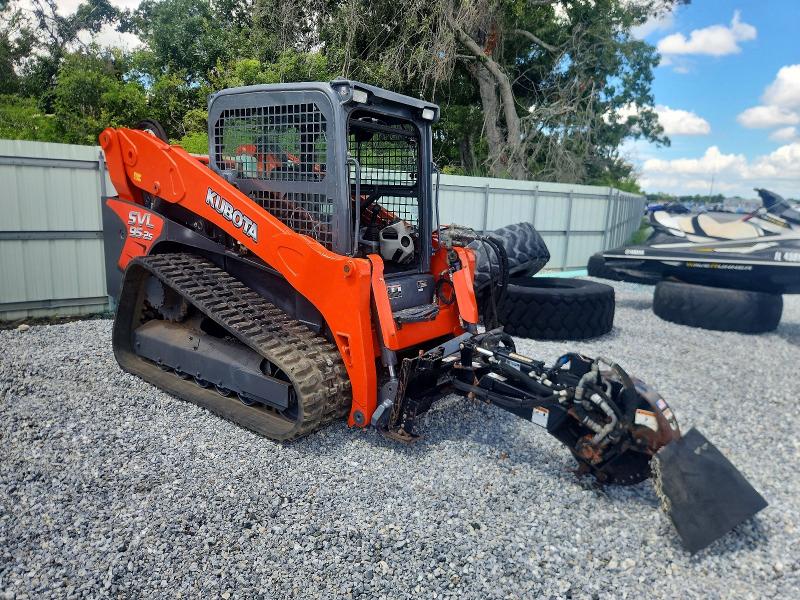 67221486 :رقم المزاد ، KBCZ063CHL1A49833 vin ، 2020 Kubota Svl95-2s مزاد بيع