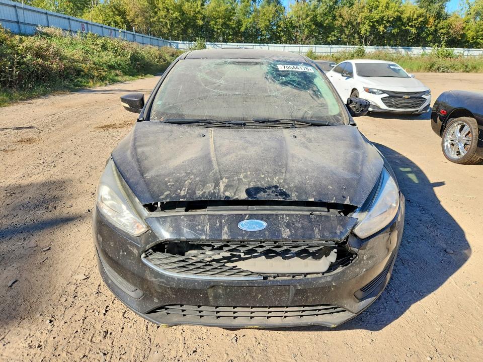 70544176 :رقم المزاد ، 1FADP3F26FL293309 vin ، 2015 Ford Focus مزاد بيع