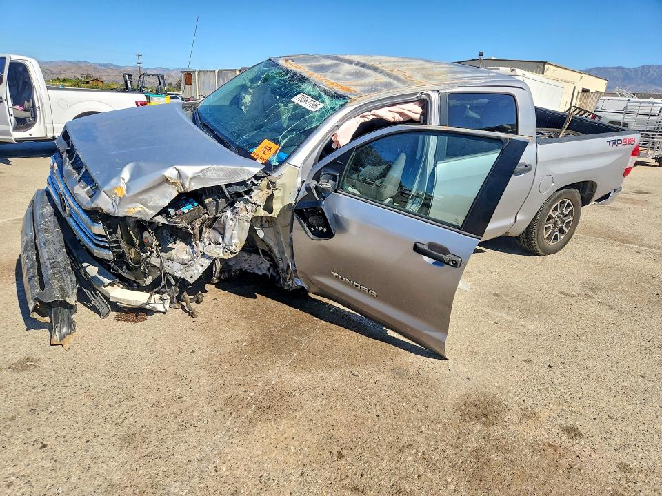 70567706 :رقم المزاد ، 5TFDY5F19GX524675 vin ، 2016 Toyota Tundra مزاد بيع