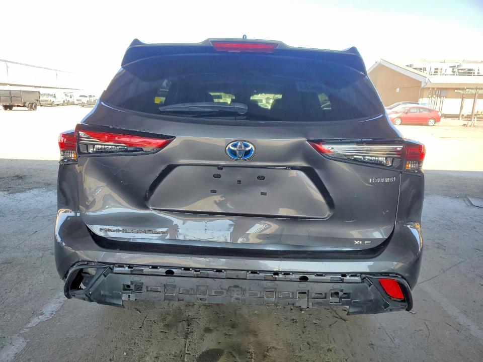 2023 Toyota Highlander Hybrid მანქანა იყიდება აუქციონზე, vin: 5TDKBRCH6PS593086, აუქციონის ნომერი: 69976296